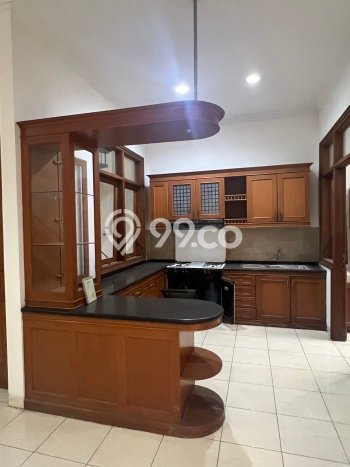 Rumah Mewah LB 300m2 Siap Pakai Desain Elegan di Meruya, Jakarta Barat Rumah Mewah LB 300m2 Siap Pakai Desain Elegan di Meruya, Jakarta Barat
