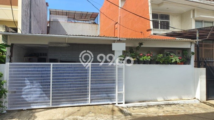 Rumah 2 KT 1 KM Newly Renovated di Puri Indah, Dekat Mal, Jakarta Barat Rumah 2 KT 1 KM Newly Renovated di Puri Indah, Dekat Mal, Jakarta Barat