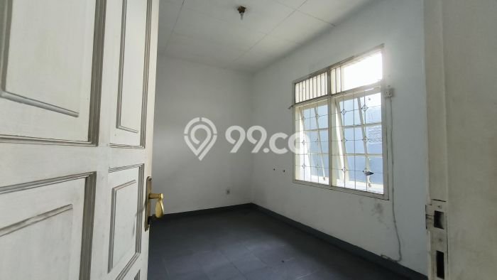 Rumah Strategis dengan Luas Tanah 180m2m² dan Luas Bangunan 200m2m² di Kawasan Kebon Jeruk, Jakarta Barat Rumah Strategis dengan Luas Tanah 180m2m² dan Luas Bangunan 200m2m² di Kawasan Kebon Jeruk, Jakarta Barat