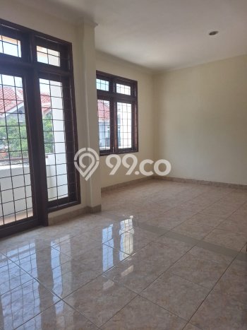 HOT LISTING! Rumah Nyaman di Daan Mogot, LT 90m² LB 120m² HOT LISTING! Rumah Nyaman di Daan Mogot, LT 90m² LB 120m²