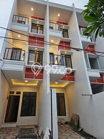 For Sale Rumah 3 Kamar Lokasi Strategis Nyaman dan Strategis di Kebon Jeruk For Sale Rumah 3 Kamar Lokasi Strategis Nyaman dan Strategis di Kebon Jeruk