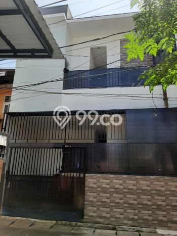 Dijual Rumah Kost di Tanjung Duren, Jakarta Barat, 11 KT, 4 KM, Bangunan 157m2 Dijual Rumah Kost di Tanjung Duren, Jakarta Barat, 11 KT, 4 KM, Bangunan 157m2