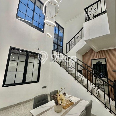 Rumah Strategis Minimalis Lb 180m2 di Cikarang Pusat, Bekasi Rumah Strategis Minimalis Lb 180m2 di Cikarang Pusat, Bekasi