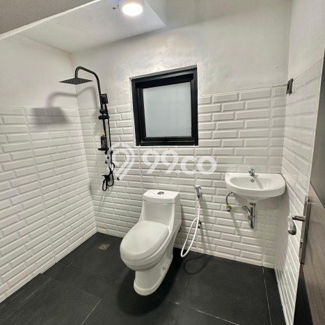 Rumah Strategis Minimalis Lb 180m2 di Cikarang Pusat, Bekasi Rumah Strategis Minimalis Lb 180m2 di Cikarang Pusat, Bekasi