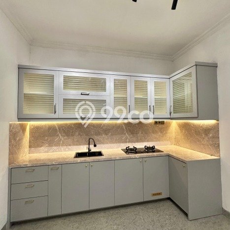 Rumah Strategis Minimalis Lb 180m2 di Cikarang Pusat, Bekasi Rumah Strategis Minimalis Lb 180m2 di Cikarang Pusat, Bekasi