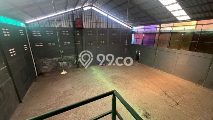 Gudang untuk disewa di Cipayung punya LT 300m2 & LB 250m2 harga sewa kompetitif Gudang untuk disewa di Cipayung punya LT 300m2 & LB 250m2 harga sewa kompetitif