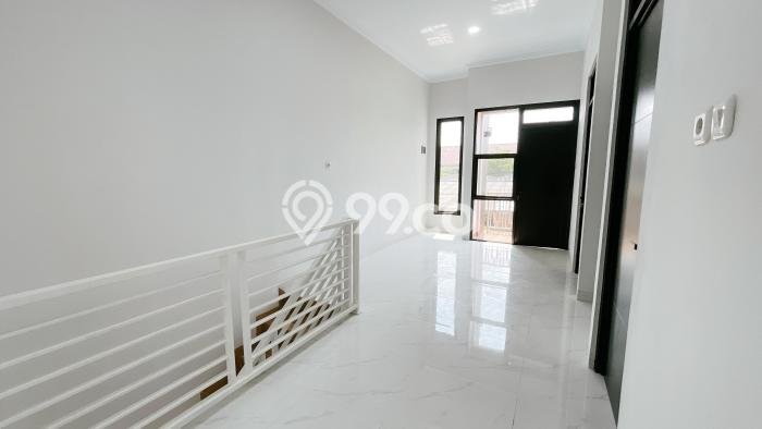 For Sale Rumah 4 Kamar Lokasi Ideal Nyaman dan Strategis di Duren Sawit For Sale Rumah 4 Kamar Lokasi Ideal Nyaman dan Strategis di Duren Sawit