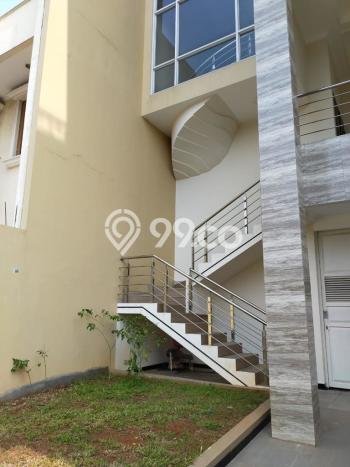 Jual Rumah Luas Megah Dengan View Eksklusif di Modernland, Tangerang Jual Rumah Luas Megah Dengan View Eksklusif di Modernland, Tangerang
