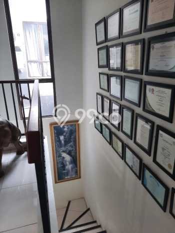 Rumah Strategis Modern Lb 120m2 di Serpong Utara, Tangerang Selatan Rumah Strategis Modern Lb 120m2 di Serpong Utara, Tangerang Selatan