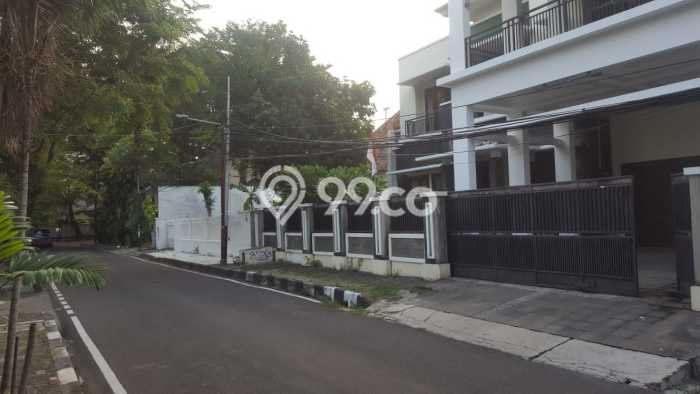 Best Deal Hunian Mewah Ideal dan Luas di Menteng, Jakarta Pusat Best Deal Hunian Mewah Ideal dan Luas di Menteng, Jakarta Pusat
