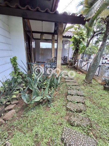 Rumah Mewah LB 115m2 Siap Huni Desain Elegan di Bintaro, Tangerang Selatan Rumah Mewah LB 115m2 Siap Huni Desain Elegan di Bintaro, Tangerang Selatan