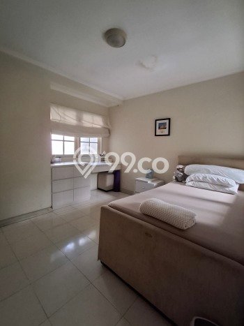 Hunian Mewah LB 250m2 Siap Pakai Desain Elegan di Bintaro, Tangerang Selatan Hunian Mewah LB 250m2 Siap Pakai Desain Elegan di Bintaro, Tangerang Selatan