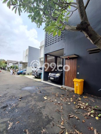 Ready to Use! Luxury House LT 129m2 Desain Elegan di Bintaro Ready to Use! Luxury House LT 129m2 Desain Elegan di Bintaro