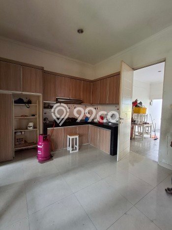 Hunian Elit LB 180m2 Siap Pakai Desain Elegan di Bintaro, Tangerang Selatan Hunian Elit LB 180m2 Siap Pakai Desain Elegan di Bintaro, Tangerang Selatan