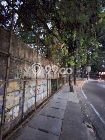 Tanah Dijual Lokasi Strategis di Jakarta Selatan dengan Luas 8257m2 Tanah Dijual Lokasi Strategis di Jakarta Selatan dengan Luas 8257m2