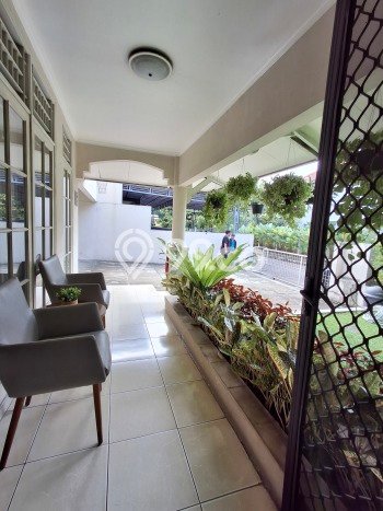 Hunian Mewah LB 250m2 Siap Pakai Desain Elegan di Bintaro, Tangerang Selatan Hunian Mewah LB 250m2 Siap Pakai Desain Elegan di Bintaro, Tangerang Selatan