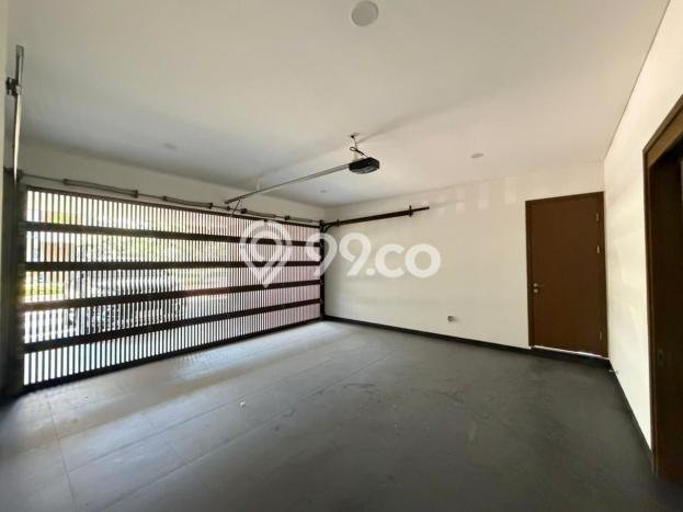 Siap Huni Hunian Elit 5 Kamar di BSD Dekat ke Mana Saja Siap Huni Hunian Elit 5 Kamar di BSD Dekat ke Mana Saja