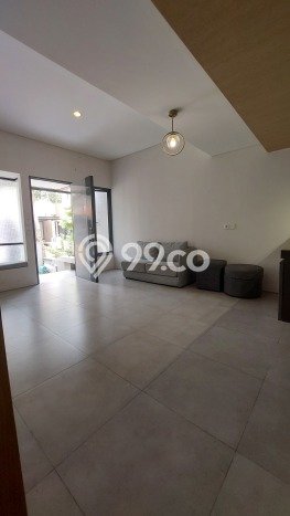 Rumah Modern 3 KT di BSD Tangerang Semi Furnished Rumah Modern 3 KT di BSD Tangerang Semi Furnished