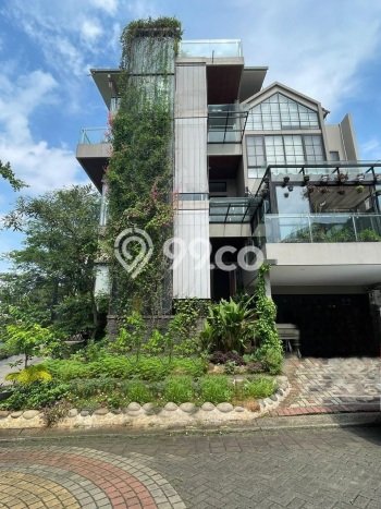 Hunian Mewah Siap Huni LT 300m2 di BSD, Tangerang Selatan Hunian Mewah Siap Huni LT 300m2 di BSD, Tangerang Selatan