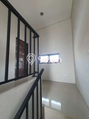 For Sale Rumah 2 Kamar Lokasi Ideal Bagus dan Strategis di Cipondoh For Sale Rumah 2 Kamar Lokasi Ideal Bagus dan Strategis di Cipondoh