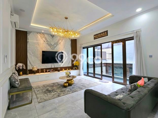Rumah Kawasan Gading Serpong, LT 250m2m², LB 600m2m² Rumah Kawasan Gading Serpong, LT 250m2m², LB 600m2m²