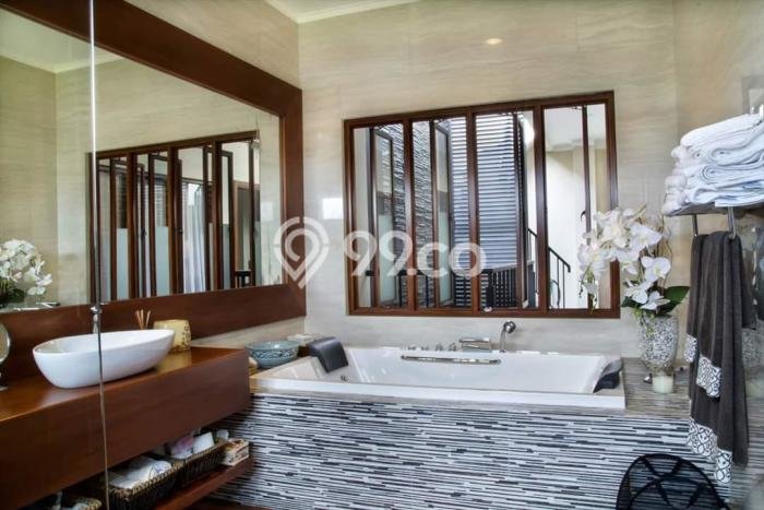 Rumah Siap Pakai area Alam Sutera, Tangerang, Luas 300m² LB 580m² Rumah Siap Pakai area Alam Sutera, Tangerang, Luas 300m² LB 580m²