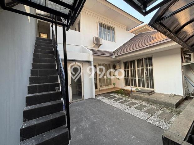 Rumah Lokasi Strategis kawasan , Tangerang, Luas 200m2m² Bangunan 167m2m² Rumah Lokasi Strategis kawasan , Tangerang, Luas 200m2m² Bangunan 167m2m²