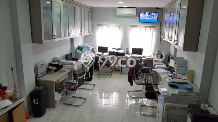 Ruko Dijual di Prime Area Tangerang Selatan Luas 120m2 Ruko Dijual di Prime Area Tangerang Selatan Luas 120m2