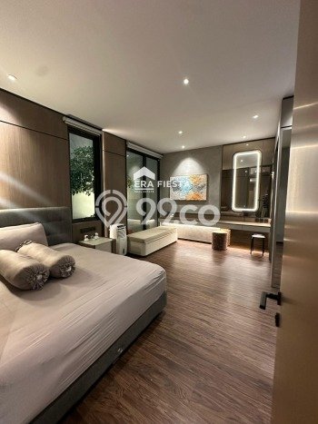 Ready to Use! Premium House LT 180m2 Desain Elegan di BSD City Ready to Use! Premium House LT 180m2 Desain Elegan di BSD City