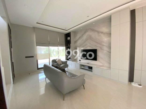 Ready to Use! Luxury House LT 160m2 Desain Elegan di BSD Ready to Use! Luxury House LT 160m2 Desain Elegan di BSD