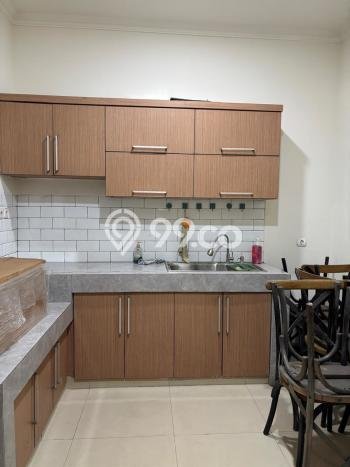 Rumah Mewah LB 200m2 Siap Pakai Desain Elegan di Gading Serpong, Tangerang Rumah Mewah LB 200m2 Siap Pakai Desain Elegan di Gading Serpong, Tangerang