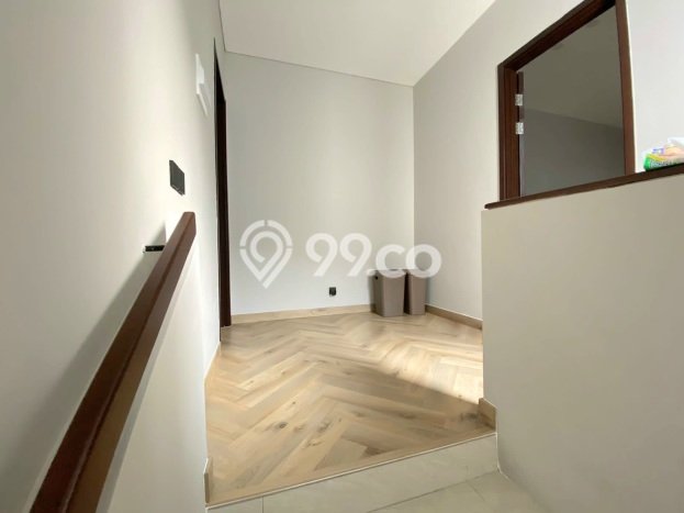 Ready to Use! Luxury House LT 160m2 Desain Elegan di BSD Ready to Use! Luxury House LT 160m2 Desain Elegan di BSD