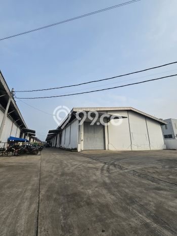 Unit Gudang Disewa Lokasi Tangerang, Tangerang Spesifikasi Luas Bangunan 2820m2 Unit Gudang Disewa Lokasi Tangerang, Tangerang Spesifikasi Luas Bangunan 2820m2