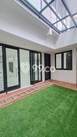 Rumah Elit Modern Siap Huni di Cirendeu Jakarta Selatan Rumah Elit Modern Siap Huni di Cirendeu Jakarta Selatan