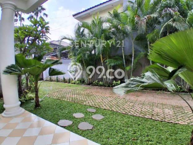 Lokasi terbaik! Rumah siap pakai disewakan di Cilandak LB 330m2 Lokasi terbaik! Rumah siap pakai disewakan di Cilandak LB 330m2
