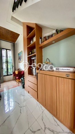 Rumah Nyaman dengan 3 Kamar Tidur dan 3 Kamar Mandi di Area Bintaro, Tangerang Selatan Rumah Nyaman dengan 3 Kamar Tidur dan 3 Kamar Mandi di Area Bintaro, Tangerang Selatan