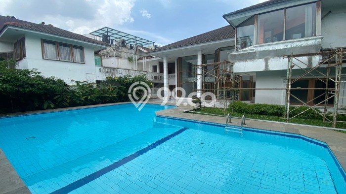 Rumah sewa siap huni 5 Kamar Tidur di Cipete, Jakarta Selatan Rumah sewa siap huni 5 Kamar Tidur di Cipete, Jakarta Selatan