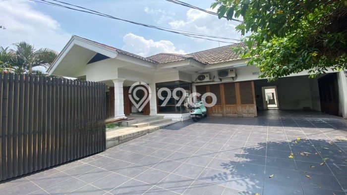 Rumah sewa siap huni 5 Kamar Tidur di Cipete, Jakarta Selatan Rumah sewa siap huni 5 Kamar Tidur di Cipete, Jakarta Selatan