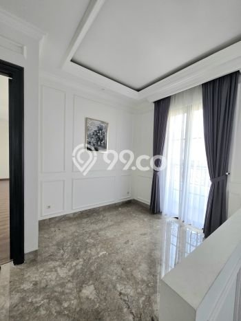 Rumah Strategis , Tangerang Selatan, Luas 310m2m² LB 365m2m² Rumah Strategis , Tangerang Selatan, Luas 310m2m² LB 365m2m²
