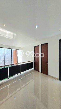 Rumah Elit Modern Tanpa Renovasi di Bintaro Jakarta Selatan Rumah Elit Modern Tanpa Renovasi di Bintaro Jakarta Selatan