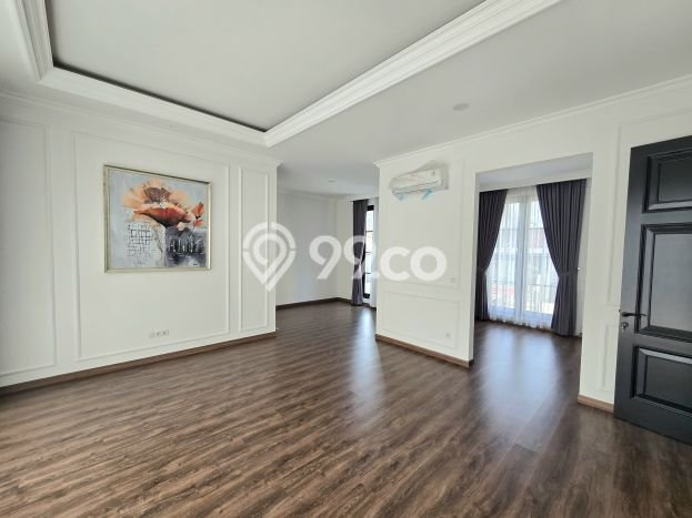 Rumah Strategis , Tangerang Selatan, Luas 310m2m² LB 365m2m² Rumah Strategis , Tangerang Selatan, Luas 310m2m² LB 365m2m²