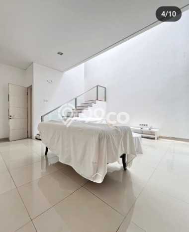 For Sale! Premium House LT 155m2 Desain Modern di Pondok Indah For Sale! Premium House LT 155m2 Desain Modern di Pondok Indah