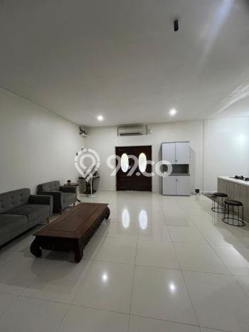 Rumah Mewah LB 194m2 Siap Huni Desain Elegan di Sektor 3 - Bintaro, Tangerang Selatan Rumah Mewah LB 194m2 Siap Huni Desain Elegan di Sektor 3 - Bintaro, Tangerang Selatan