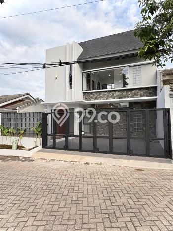 Rumah Luxury Modern Tanpa Renovasi di BSD City Tangerang Rumah Luxury Modern Tanpa Renovasi di BSD City Tangerang