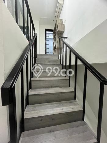 Rumah Mewah LB 194m2 Siap Huni Desain Elegan di Sektor 3 - Bintaro, Tangerang Selatan Rumah Mewah LB 194m2 Siap Huni Desain Elegan di Sektor 3 - Bintaro, Tangerang Selatan
