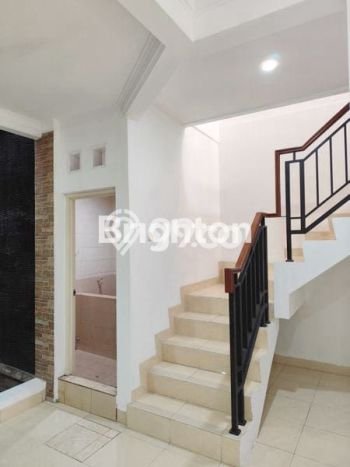 Rumah Luas Asri 3 KT Siap Huni di Pondok Kelapa Jakarta Timur Rumah Luas Asri 3 KT Siap Huni di Pondok Kelapa Jakarta Timur