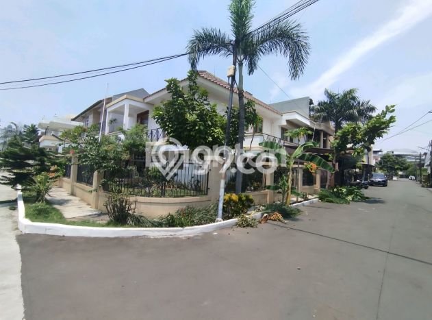 Hunian Mewah Siap Huni LT 300m2 di Kelapa Gading, Jakarta Utara Hunian Mewah Siap Huni LT 300m2 di Kelapa Gading, Jakarta Utara