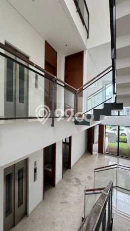 Dijual Rumah Mewah Megah Dengan View Eksklusif di BSD, Tangerang Dijual Rumah Mewah Megah Dengan View Eksklusif di BSD, Tangerang