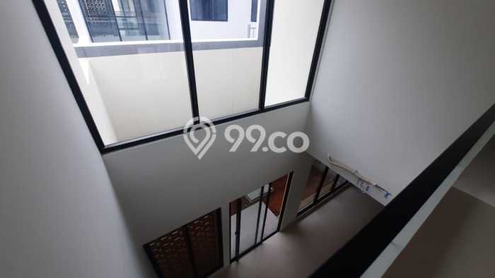 Rumah Mewah LB 215m2 Siap Pakai Desain Elegan di Summarecon Bandung, Bandung Rumah Mewah LB 215m2 Siap Pakai Desain Elegan di Summarecon Bandung, Bandung
