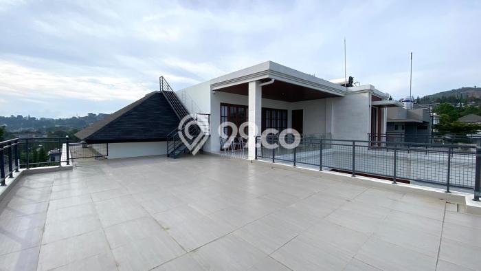 Dijual Rumah Mewah Megah Dengan View Cantik di Dago, Bandung Dijual Rumah Mewah Megah Dengan View Cantik di Dago, Bandung